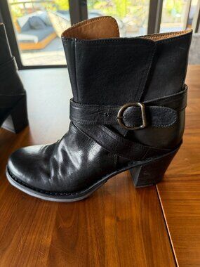 Fiorentini and Baker Boots buckle 39 9 black leather